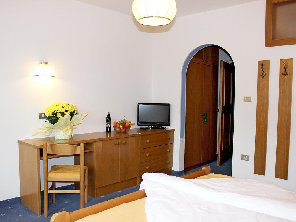 Hotel Garni An Der Leit Lagundo Camera foto