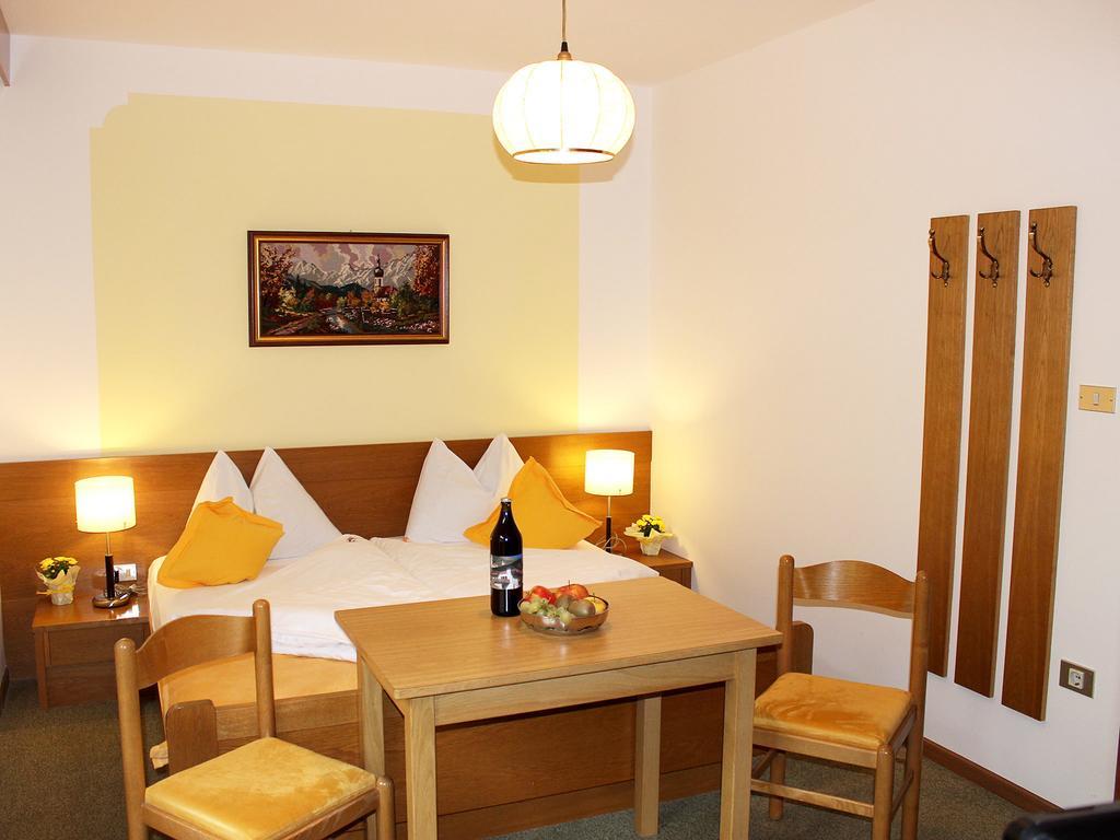 Hotel Garni An Der Leit Lagundo Camera foto